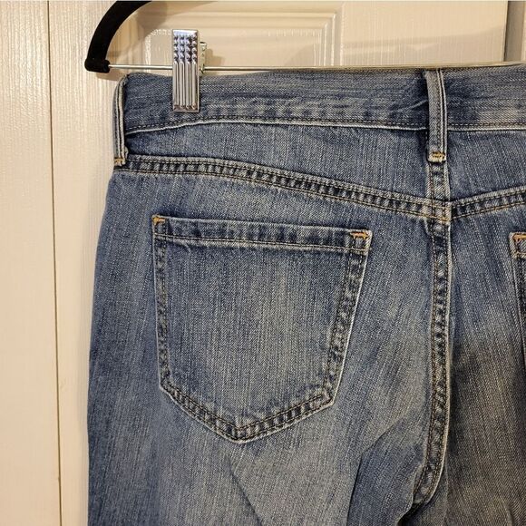 NWOT Old Navy Diva medium wash capris - Picture 8 of 8